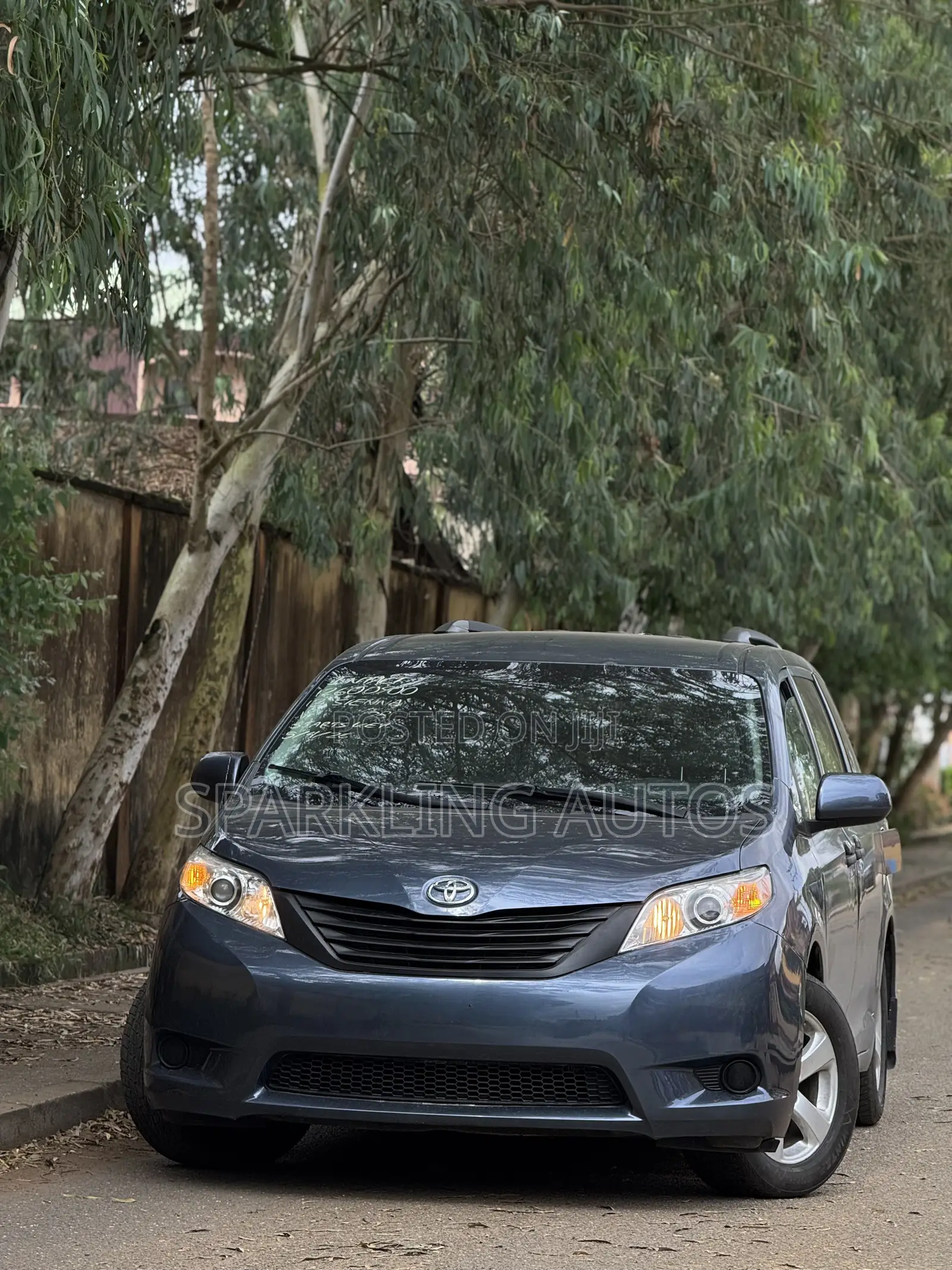 Toyota Sienna 2013 Blue