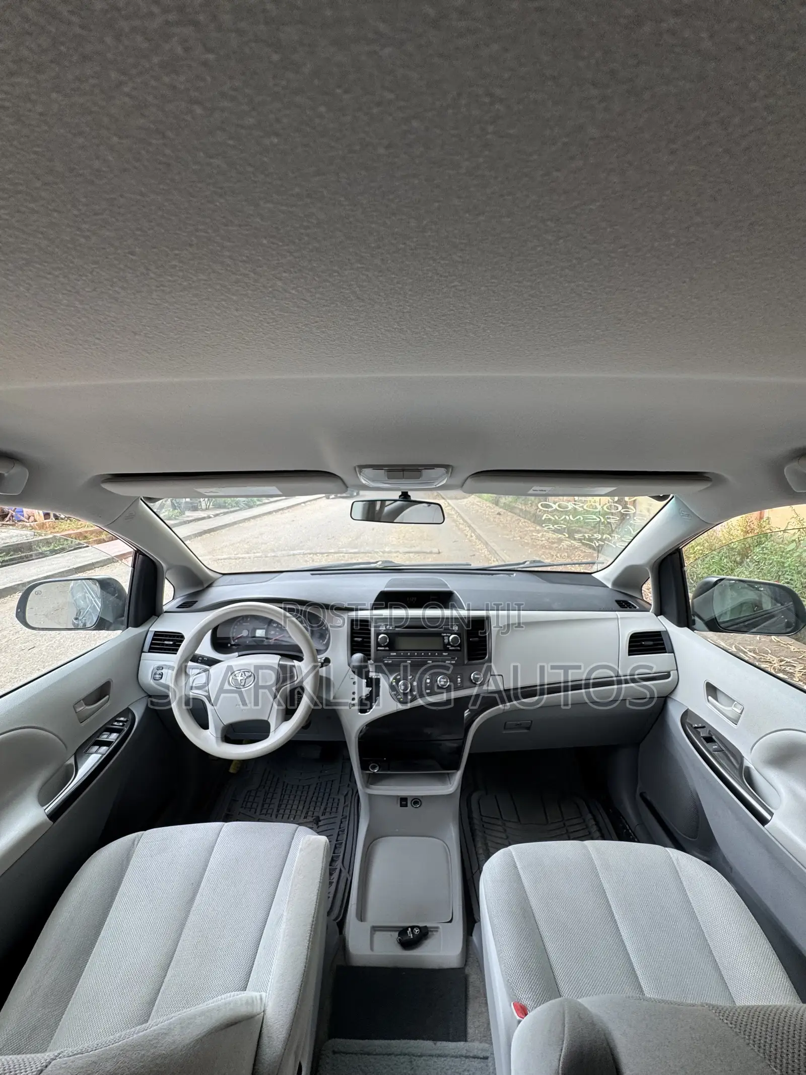 Toyota Sienna 2013 Blue