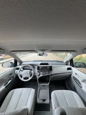 Toyota Sienna 2013 Blue