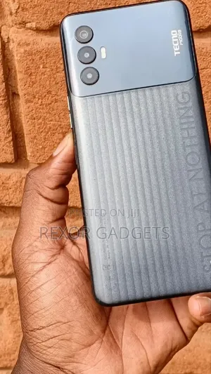 New Tecno Spark 8 Pro 128 GB Blue