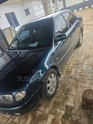 Toyota Corolla Liftback 2000 Gray