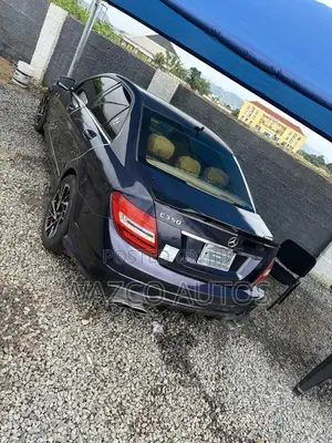 Mercedes-Benz C350 2013 Blue