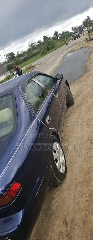 Toyota Camry 2000 Blue