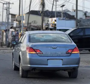 Toyota Avalon Limited Sedan FWD (3.5L 6cyl 6A) 2009 Gray