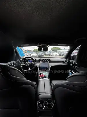 Mercedes-Benz C300 2024 Black