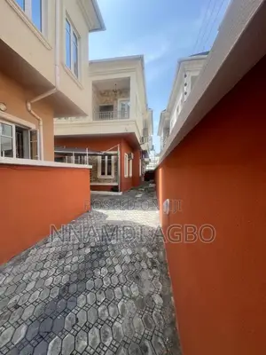 4bdrm Duplex in Chevron for rent
