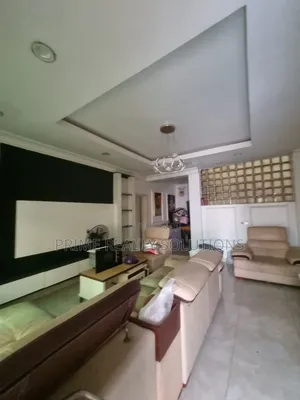Mini Flat in Chevron for rent