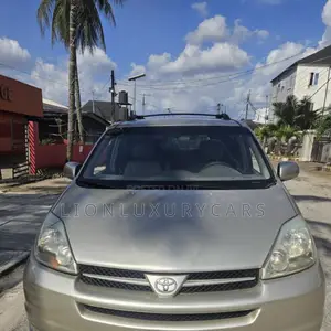 Toyota Sienna 2008 Silver