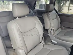 Toyota Sienna 2008 Silver