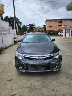 Toyota Camry XLE 4dr Sedan (2.5L 4cyl 6A) 2015 Gray