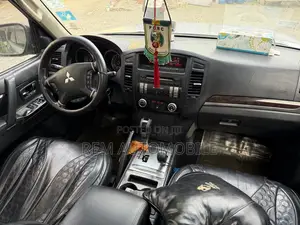 Mitsubishi Pajero V80 3.0 VR-I 2014 Silver