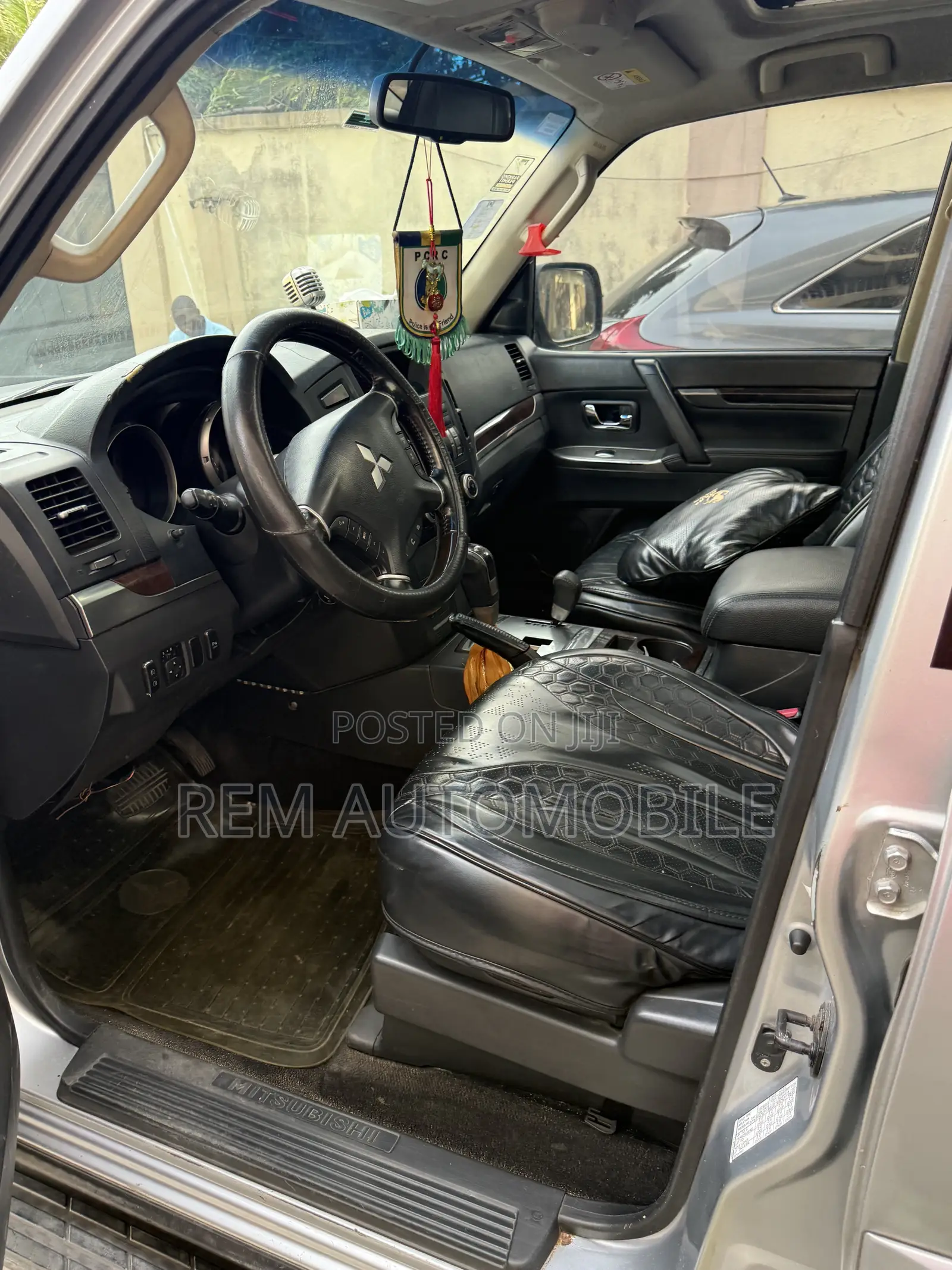 Mitsubishi Pajero V80 3.0 VR-I 2014 Silver