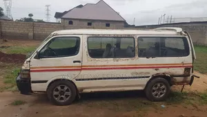 Toyota HiAce 1991 White