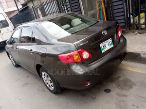 Toyota Corolla 2010 Gray