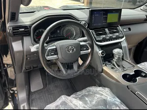New Toyota Hilux 2026 Black