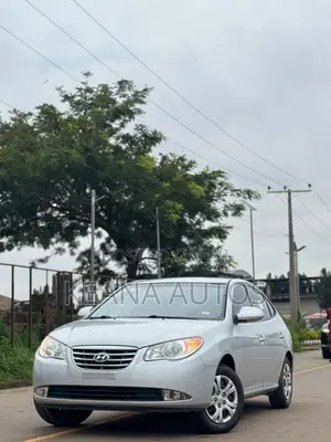 Hyundai Elantra 2010 Silver
