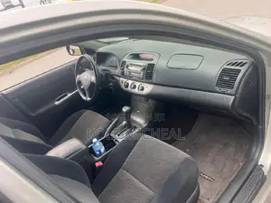 Toyota Camry 2005 Silver