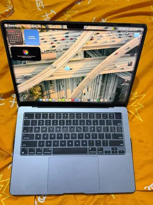 Laptop Apple MacBook Pro 2021 M1 16GB Apple M1 Pro SSD 512GB