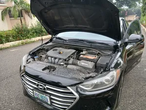 Hyundai Elantra Limited Sedan FWD (2.0L 4cyl 6A) 2017 Black