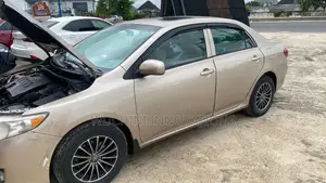 Toyota Corolla 2009 Gold