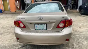 Toyota Corolla 2009 Gold