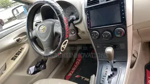 Toyota Corolla 2009 Gold