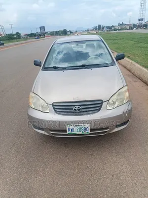 Toyota Corolla 2004 Gold