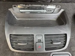 Original Acura MDX Center Dashboard Set With Display, Vents Speaker
