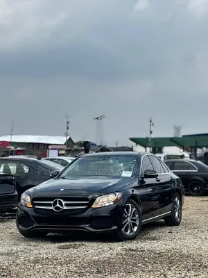 Mercedes-Benz C300 Luxury Sedan RWD (2.0L 4cyl 7A) 2017 Black