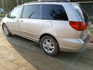 Toyota Sienna 2006 Silver