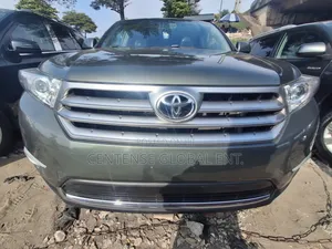 Toyota Highlander 2012 Green