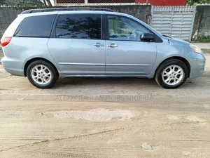 Toyota Sienna 2006 Blue