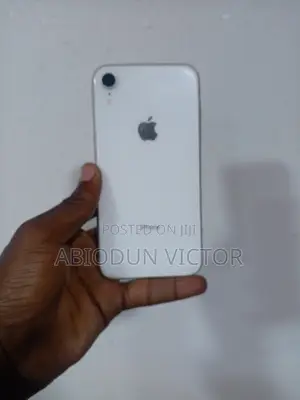 Apple iPhone XR 64 GB White