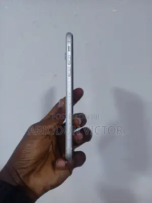 Apple iPhone XR 64 GB White