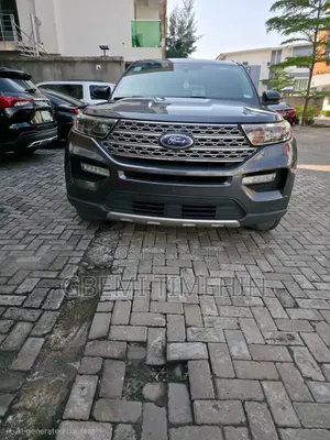 Ford Explorer Limited 2022 Gray