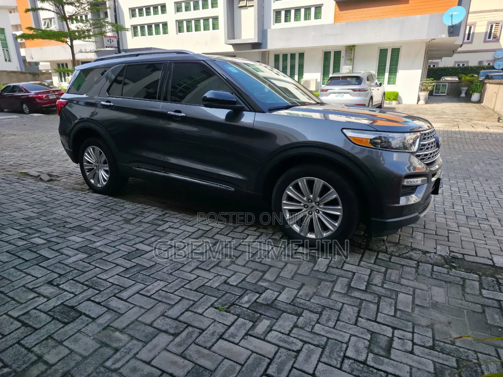 Ford Explorer Limited 2022 Gray