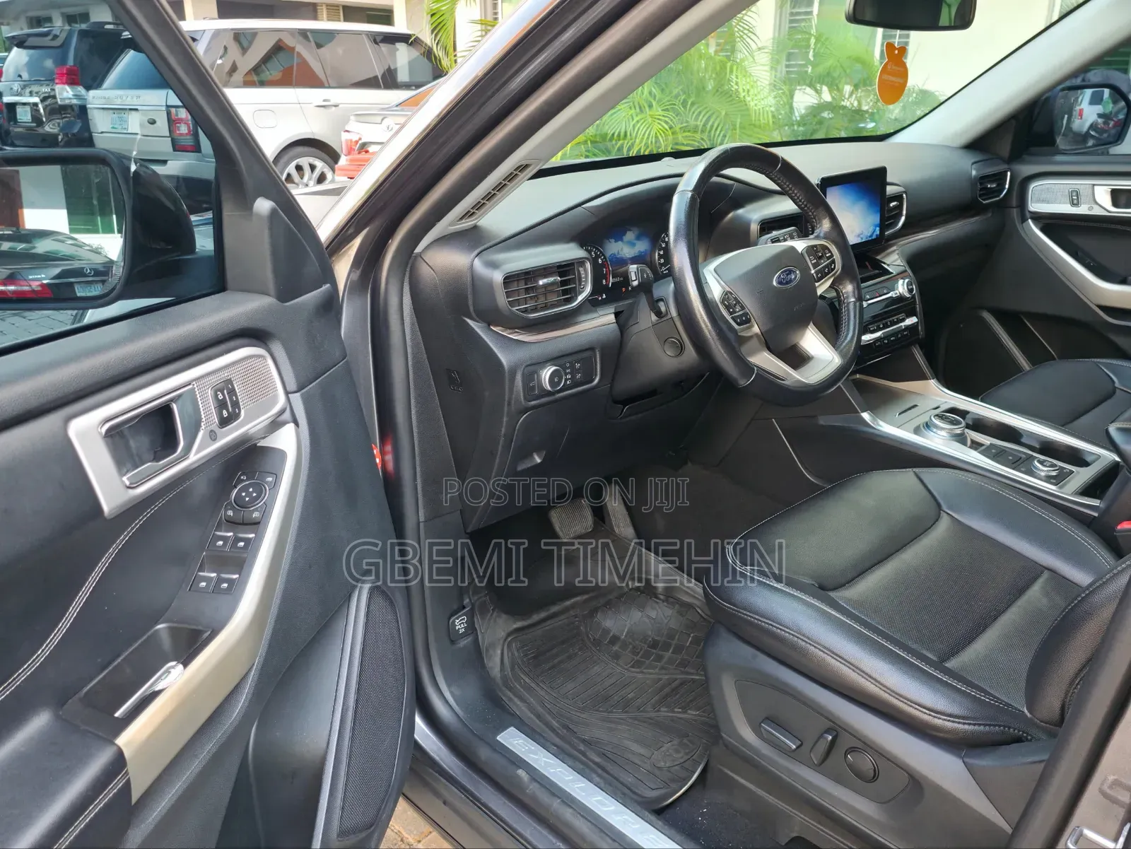 Ford Explorer Limited 2022 Gray