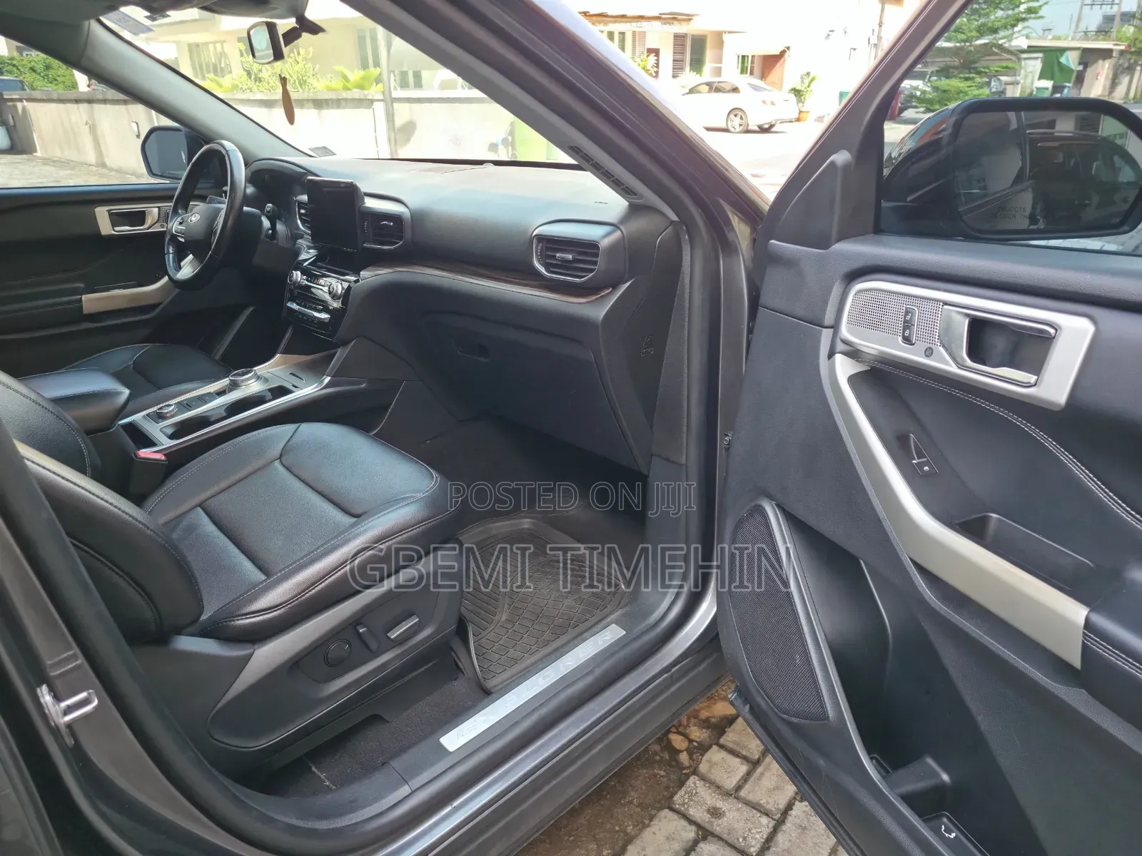 Ford Explorer Limited 2022 Gray