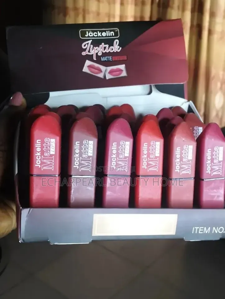 Matte Lipstick – Long Lasting & Highly Pigmented
