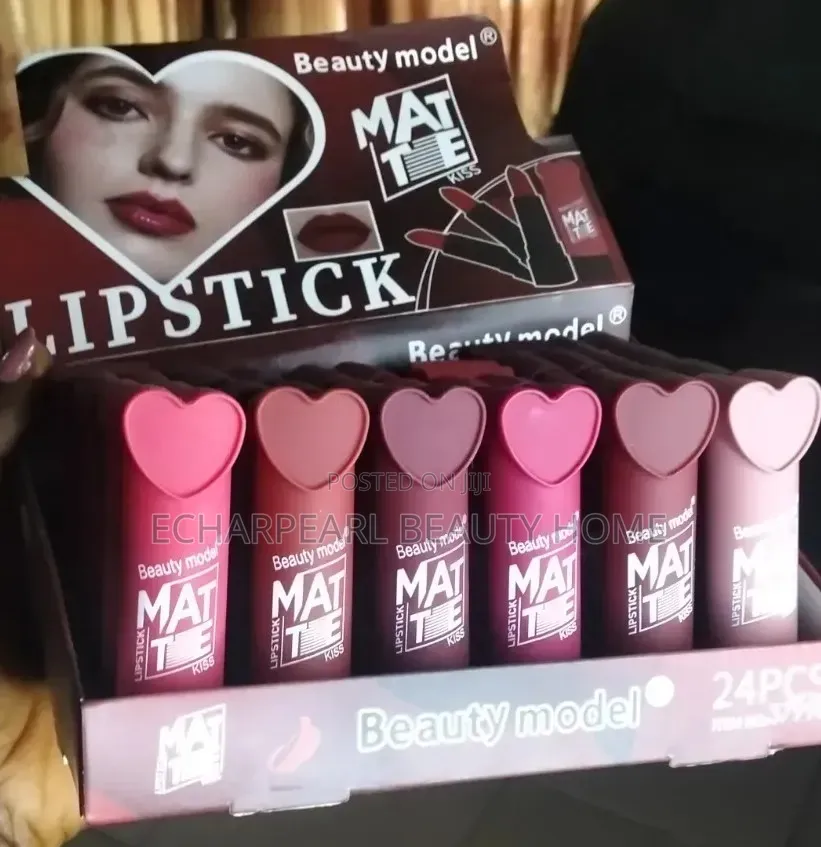 Matte Lipstick – Long Lasting & Highly Pigmented