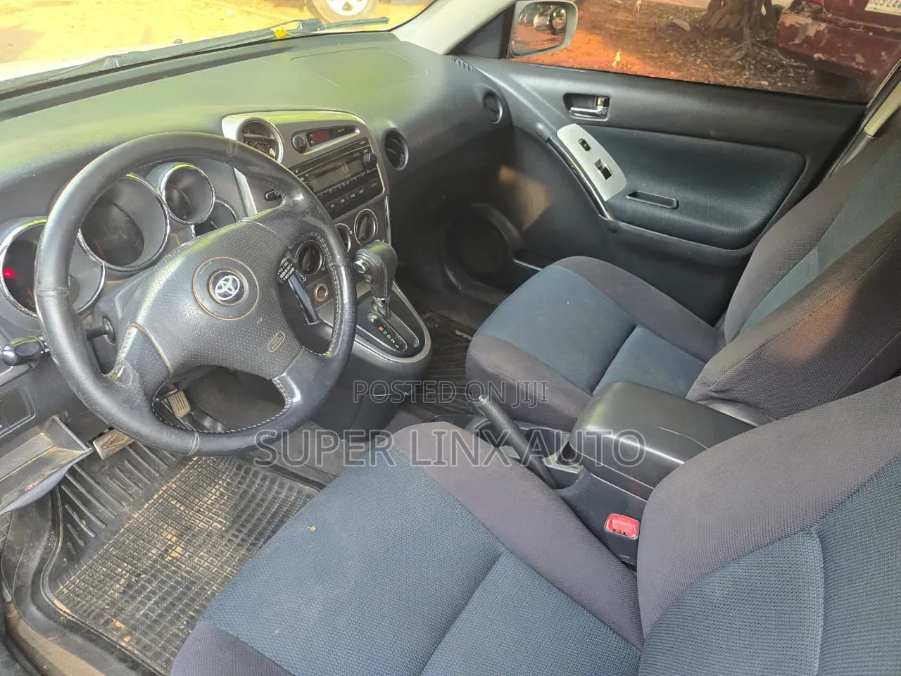Toyota Matrix 2005 White