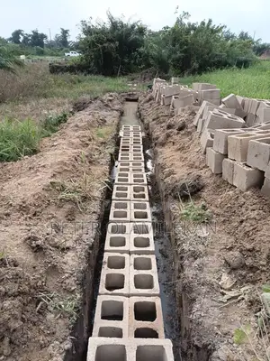 Building Contractor/House Builder