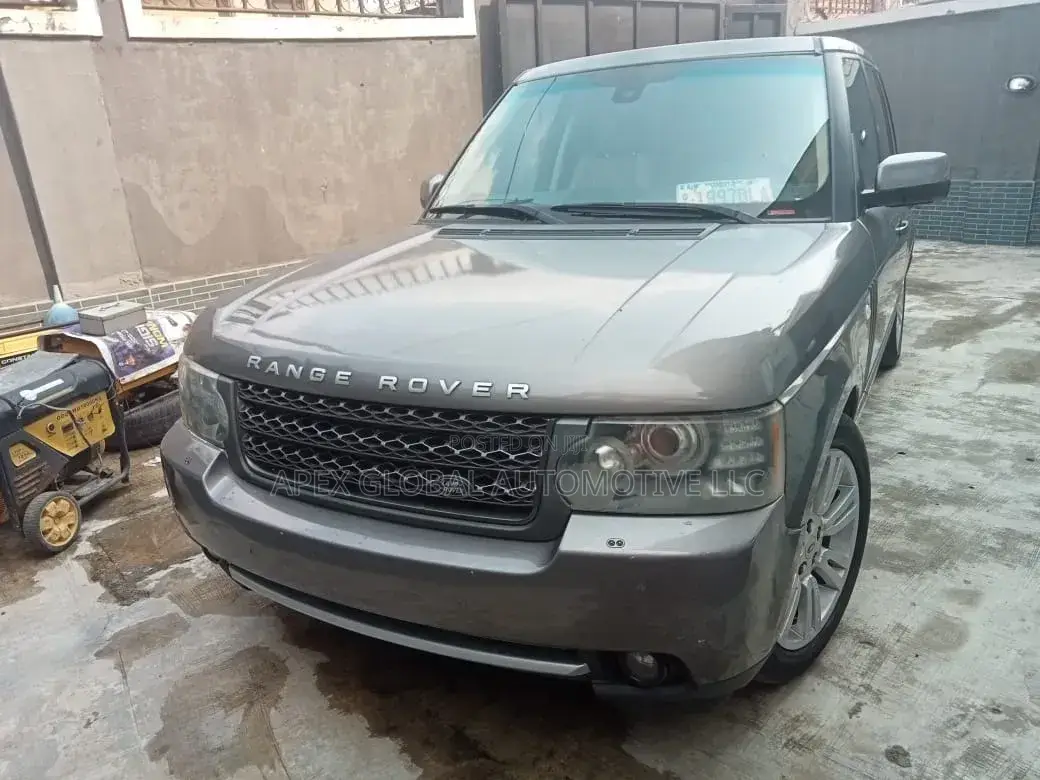 Land Rover Range Rover 2010 Gray