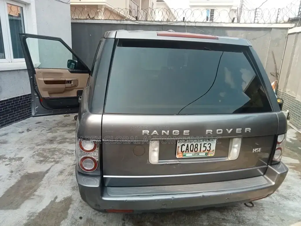 Land Rover Range Rover 2010 Gray