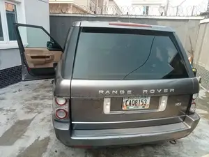 Land Rover Range Rover 2010 Gray