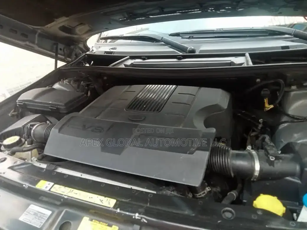 Land Rover Range Rover 2010 Gray