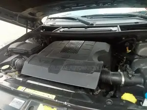 Land Rover Range Rover 2010 Gray