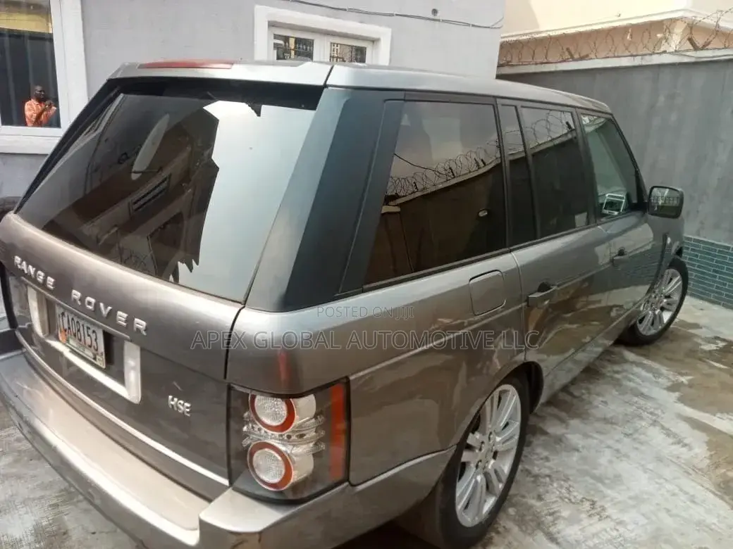 Land Rover Range Rover 2010 Gray