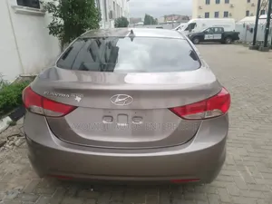 Hyundai Elantra 2013 Brown
