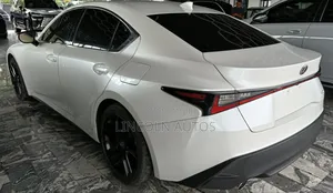 Lexus IS 300 AWD 2024 White